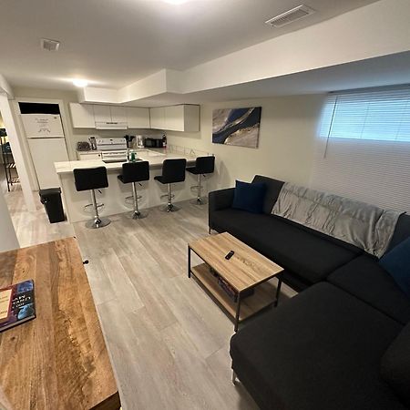 Comfy 2 Bedroom Near The Beach! Pickering Exterior photo